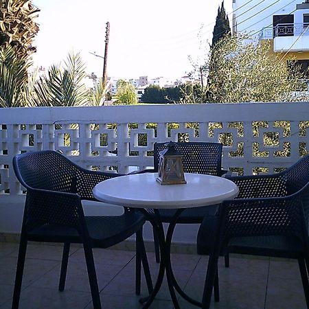 Panklitos Tourist Apartments 파포스 외부 사진