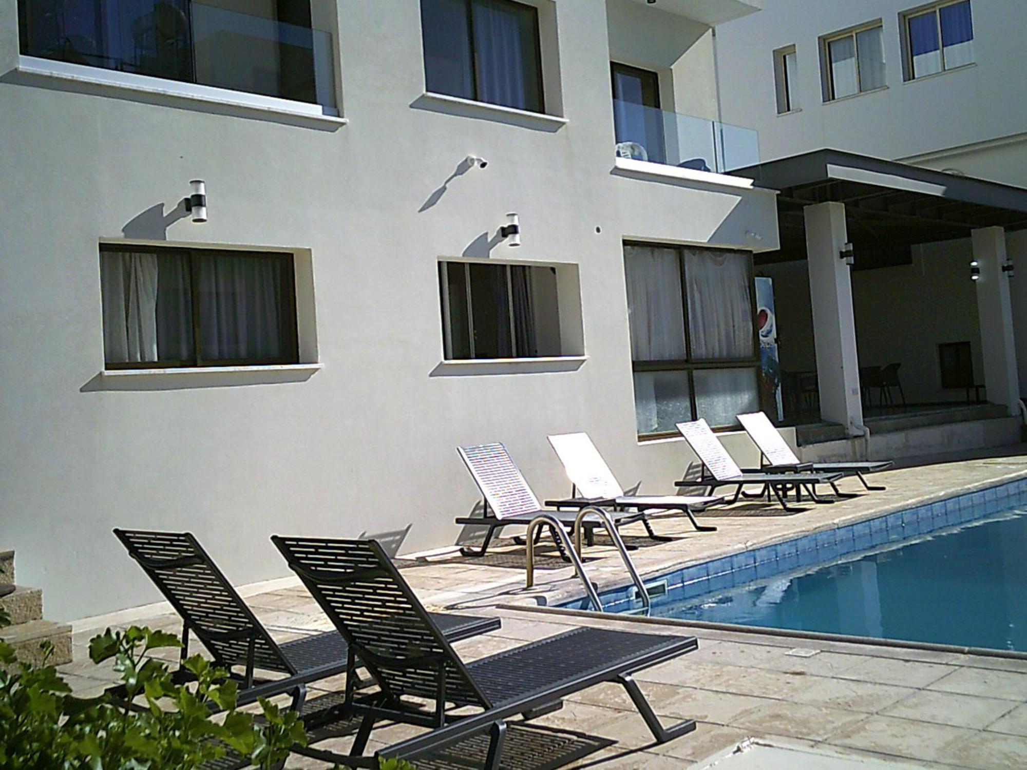 Panklitos Tourist Apartments 파포스 외부 사진