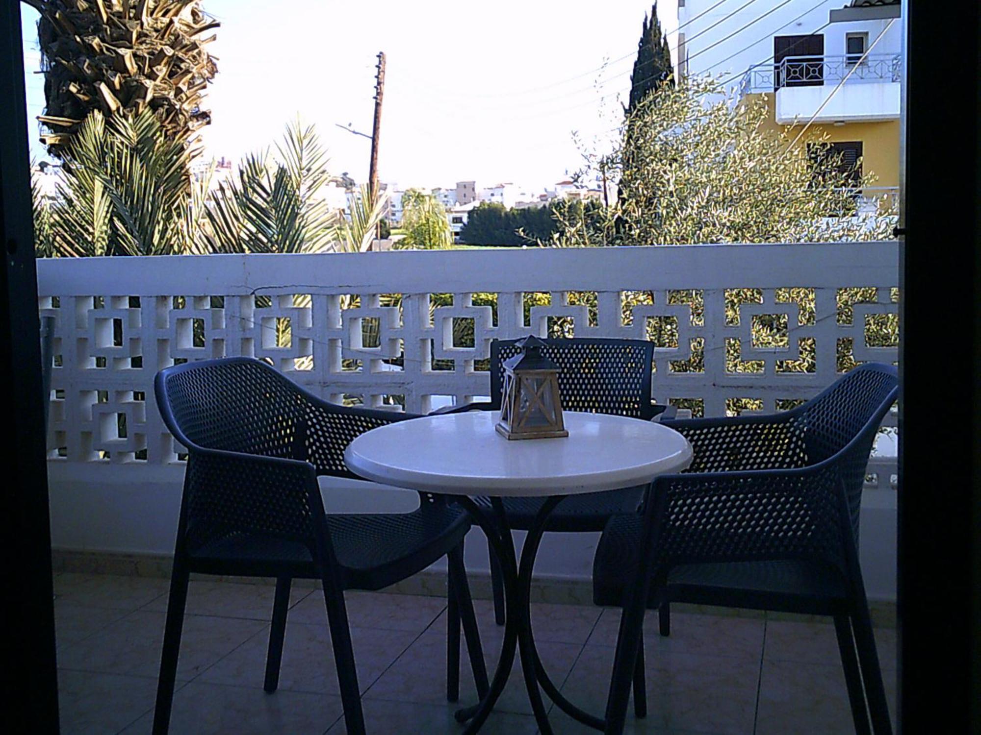 Panklitos Tourist Apartments 파포스 외부 사진