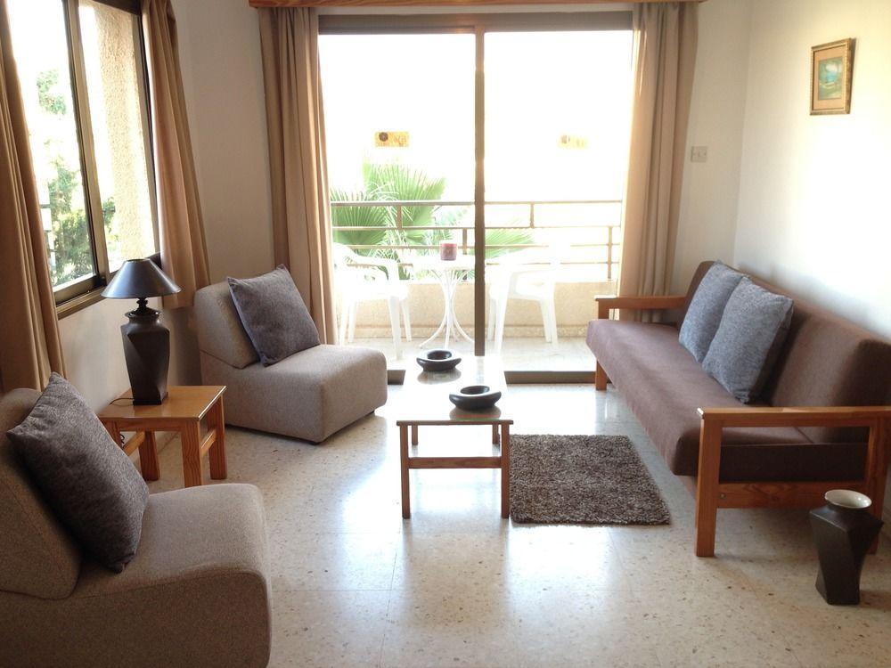 Panklitos Tourist Apartments 파포스 외부 사진