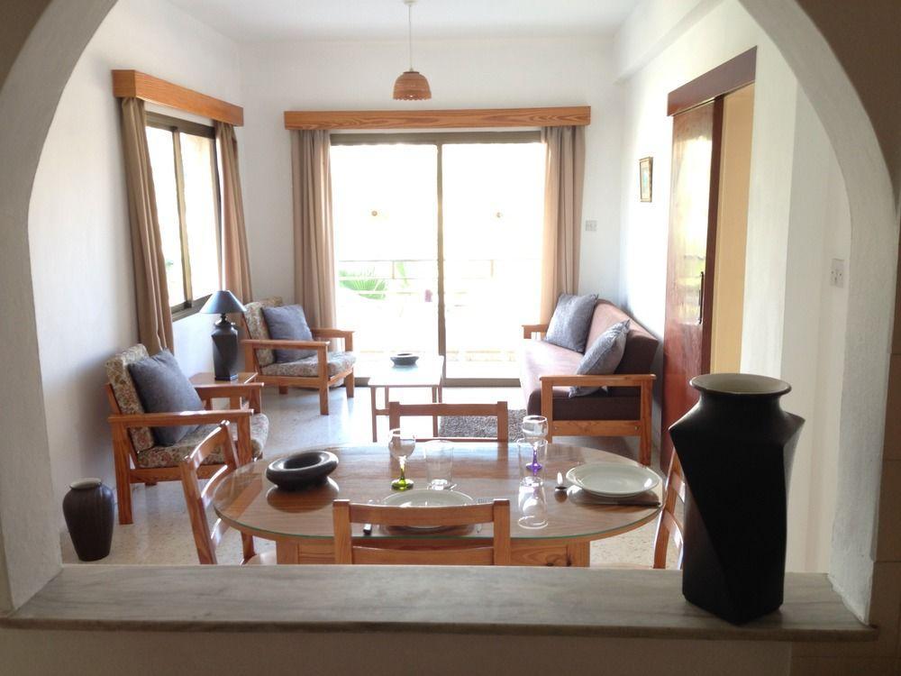 Panklitos Tourist Apartments 파포스 외부 사진