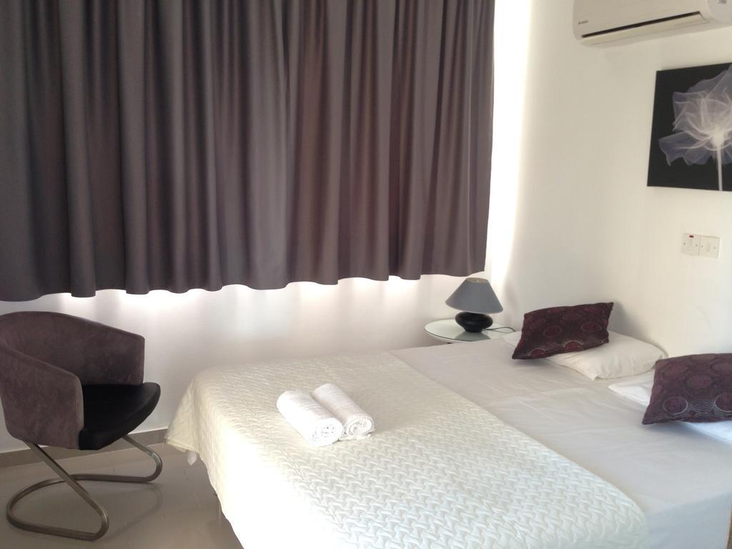 Panklitos Tourist Apartments 파포스 외부 사진